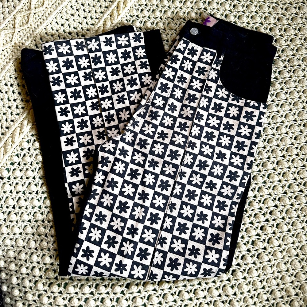 Lisa Says Gah Flower Power Jeans